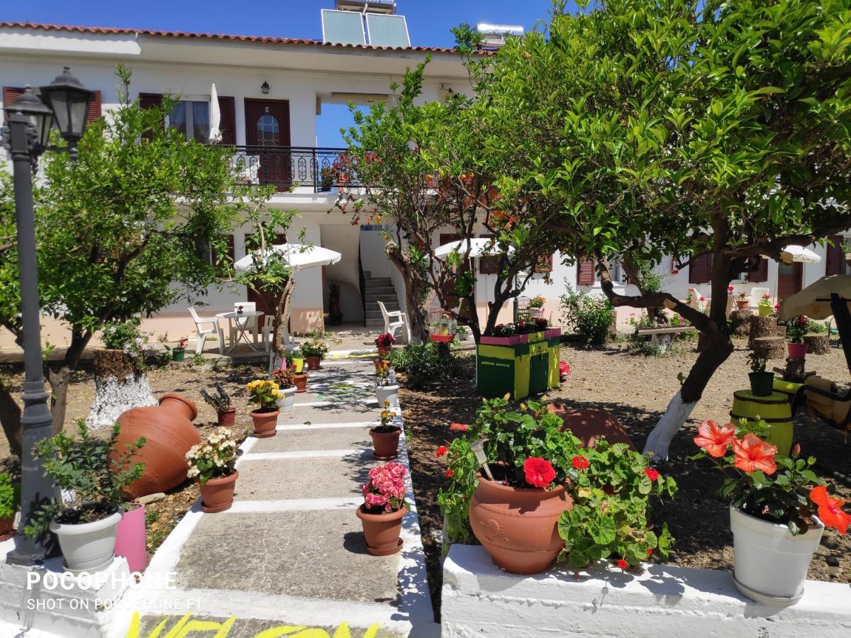 Katerina Apartments Kokkari Bagian luar foto